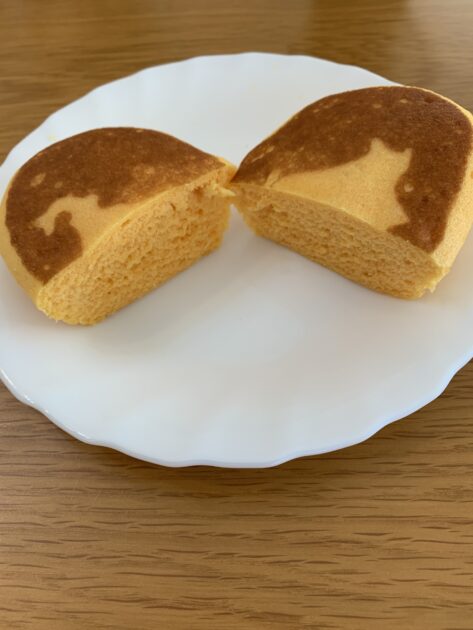 切ったメロンケーキ